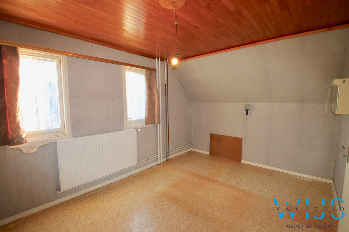 Stevige ruime gezinswoning op een prachtig perceel te KLUIZEN ! 