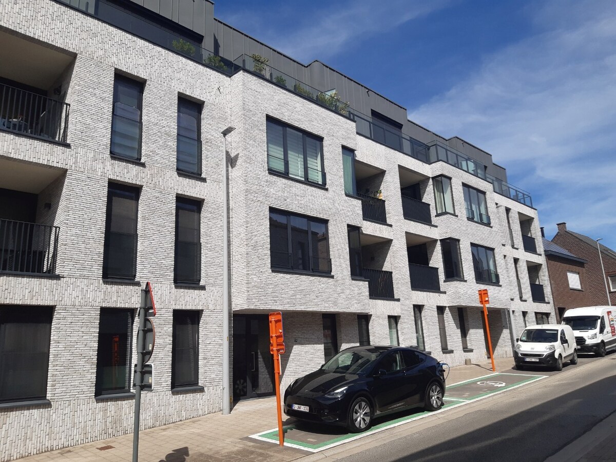 Energiezuinig appartement (met prachtig terras) in hartje Gavere. 
