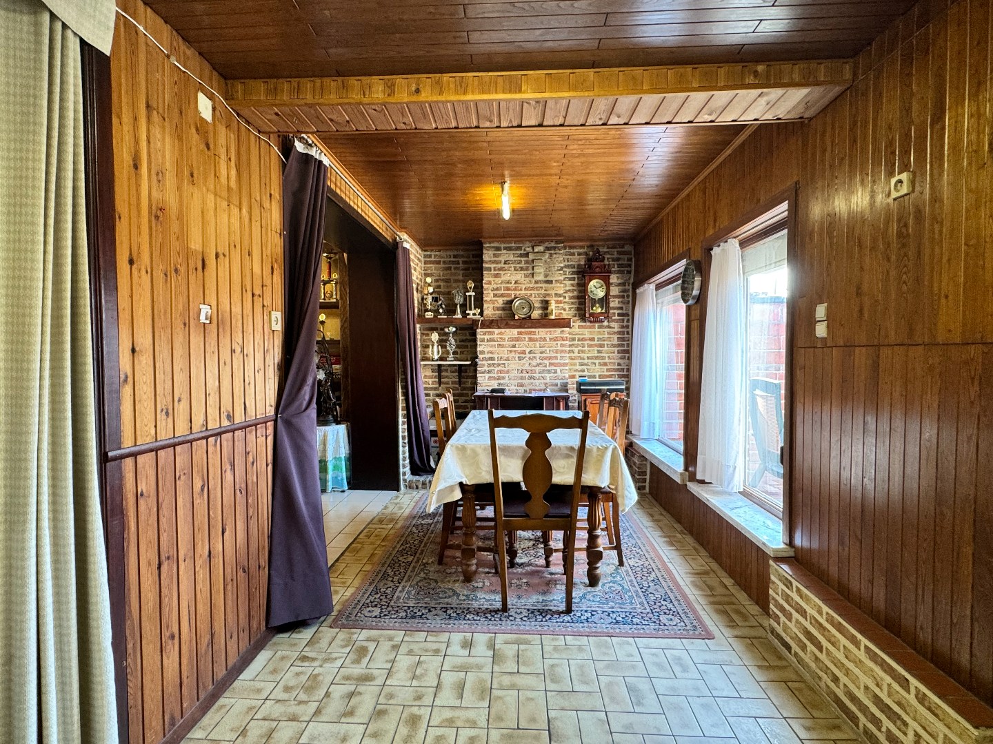 Gezellige woning met stadstuin, garage en uitweg langsachter. 