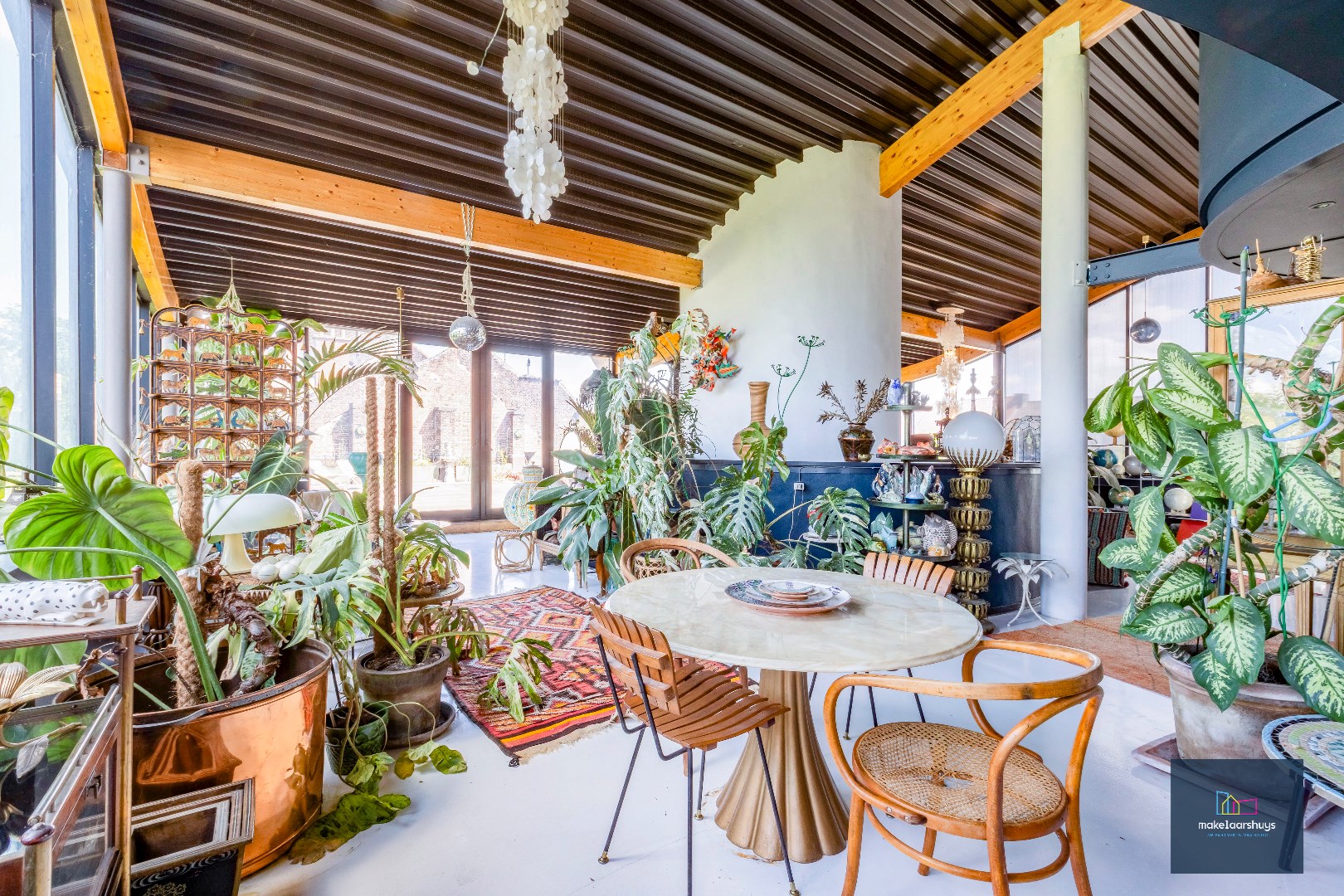 Unieke penthouse met prachtig terras en garagebox te Visserij 