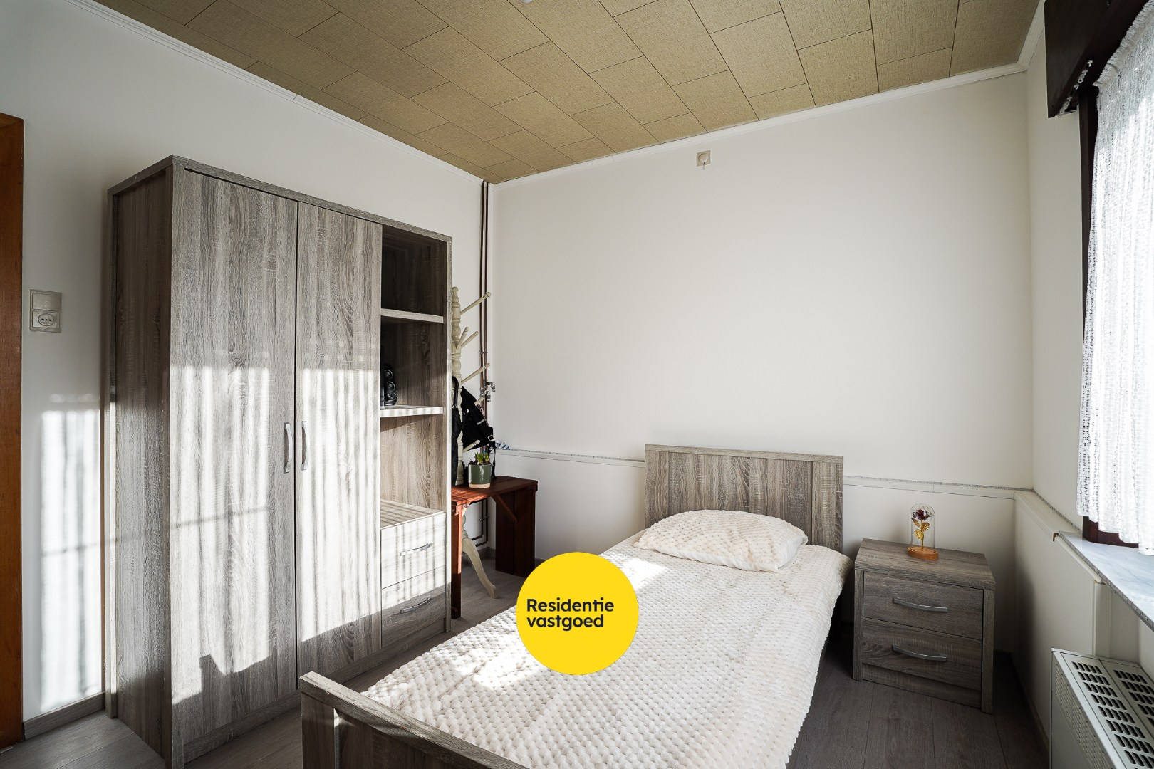 Woning met 5 slaapkamers in het centrum van Eernegem 