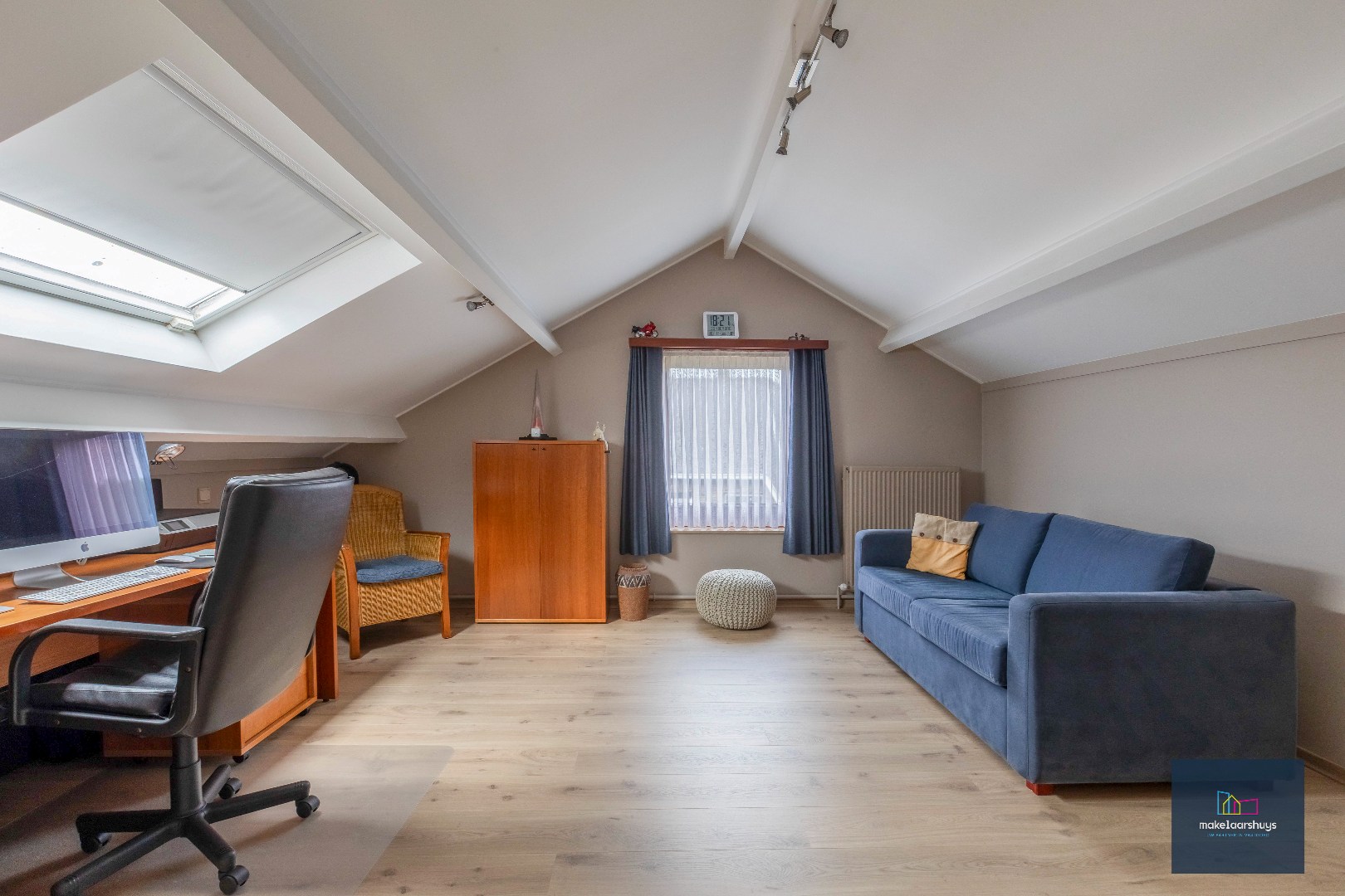 Stijlvolle HOB met 4 slpkamers, bureau en dubbele garage. 