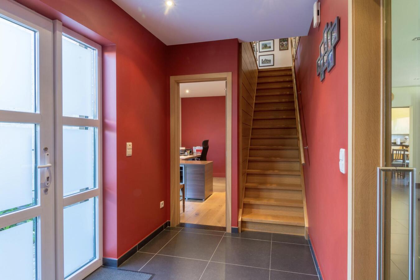 Instapklare villa met prachtige tuin te Destelbergen 