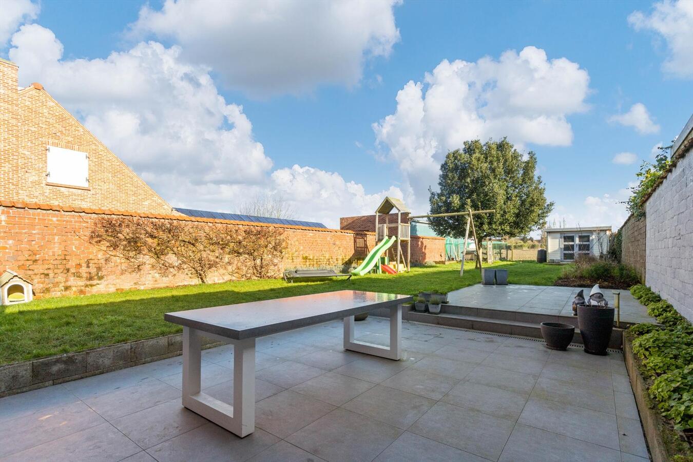 Energiezuinige woning in loftstijl met grote lichtrijke leefruimte. 