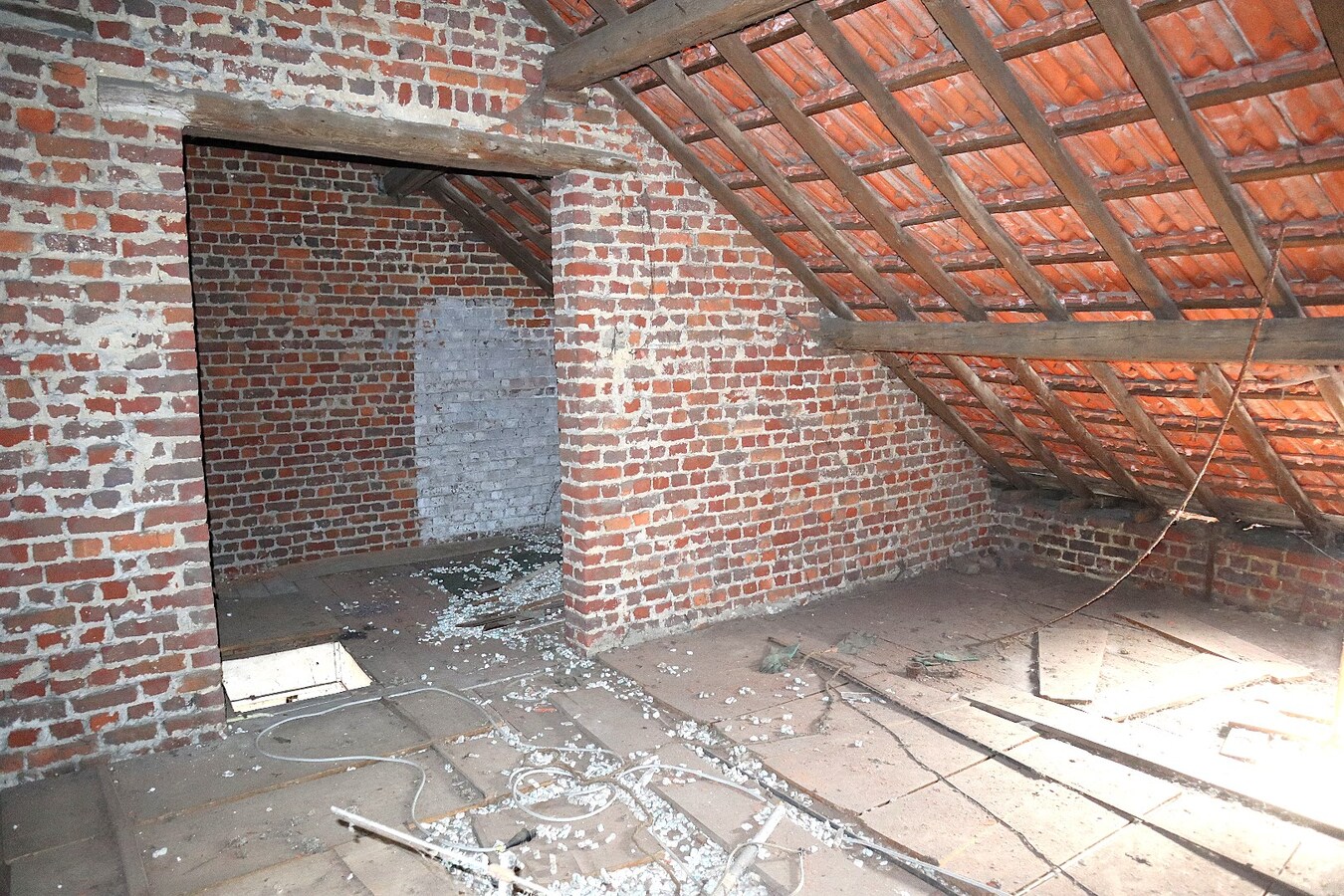 Te renoveren woning met magazijn/loods te Kessel-lo 