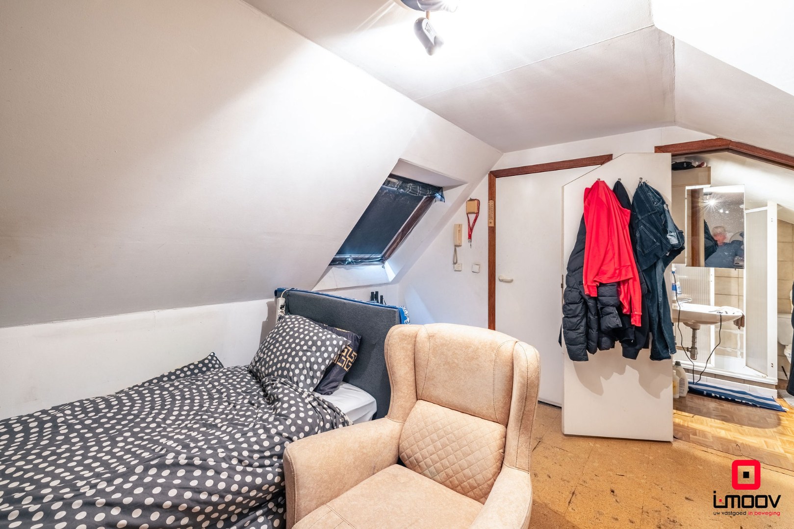 Studio op de bovenste verdieping nabij het Azaleapark te Sint-Amandsberg 