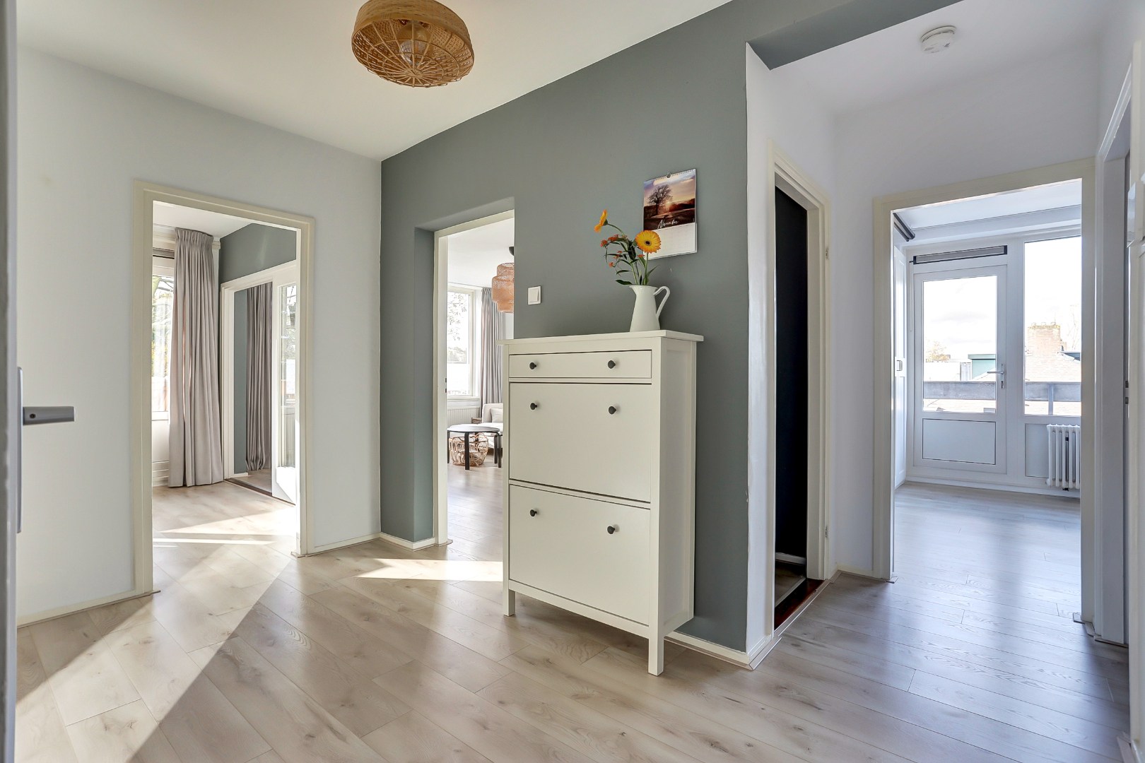 Comfortabel wonen in dit 3-kamer hoek appartement met een heerlijk balkon op het zonnige westen! 