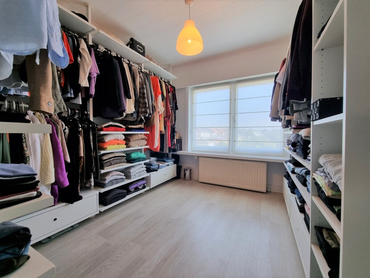 Magnifiek gelegen gezinswoning met garage &amp; oprit te Heist 