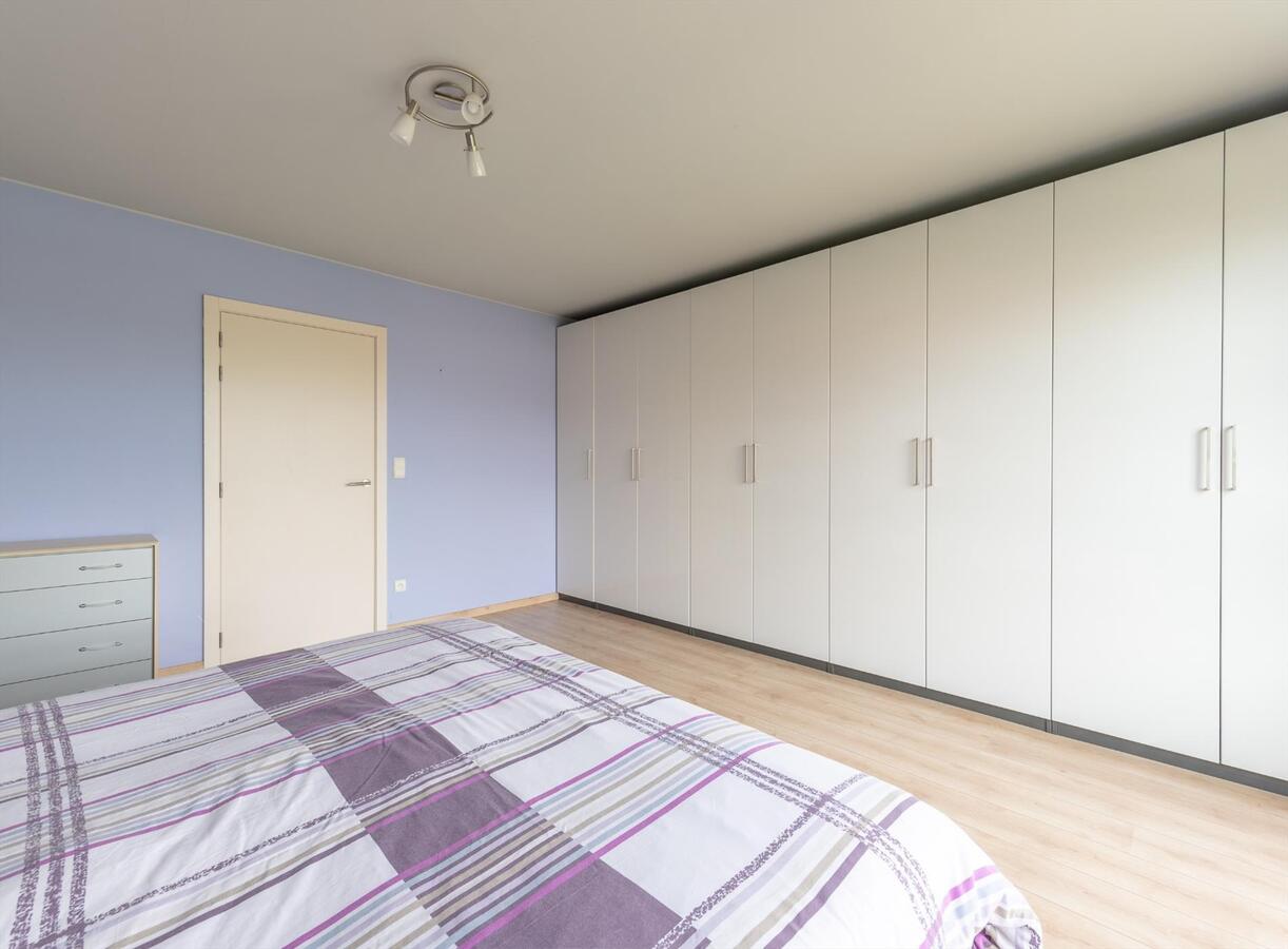 Zeer ruime woning met bijzonder veel licht én luxe  !    IDEAAL VOOR GROOT GEZIN !! 