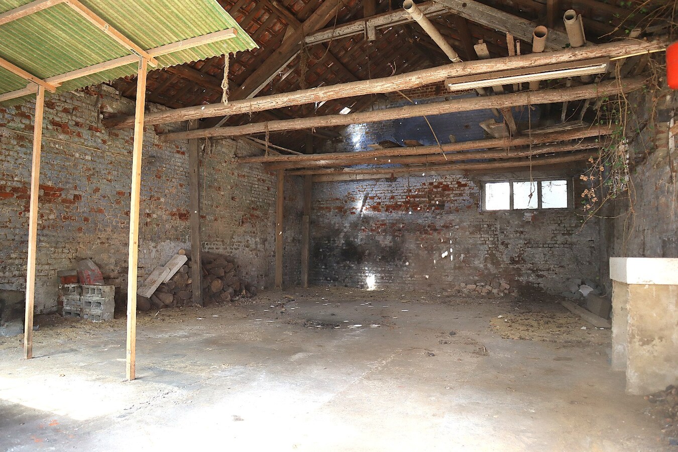 Te renoveren woning met magazijn/loods te Kessel-lo 