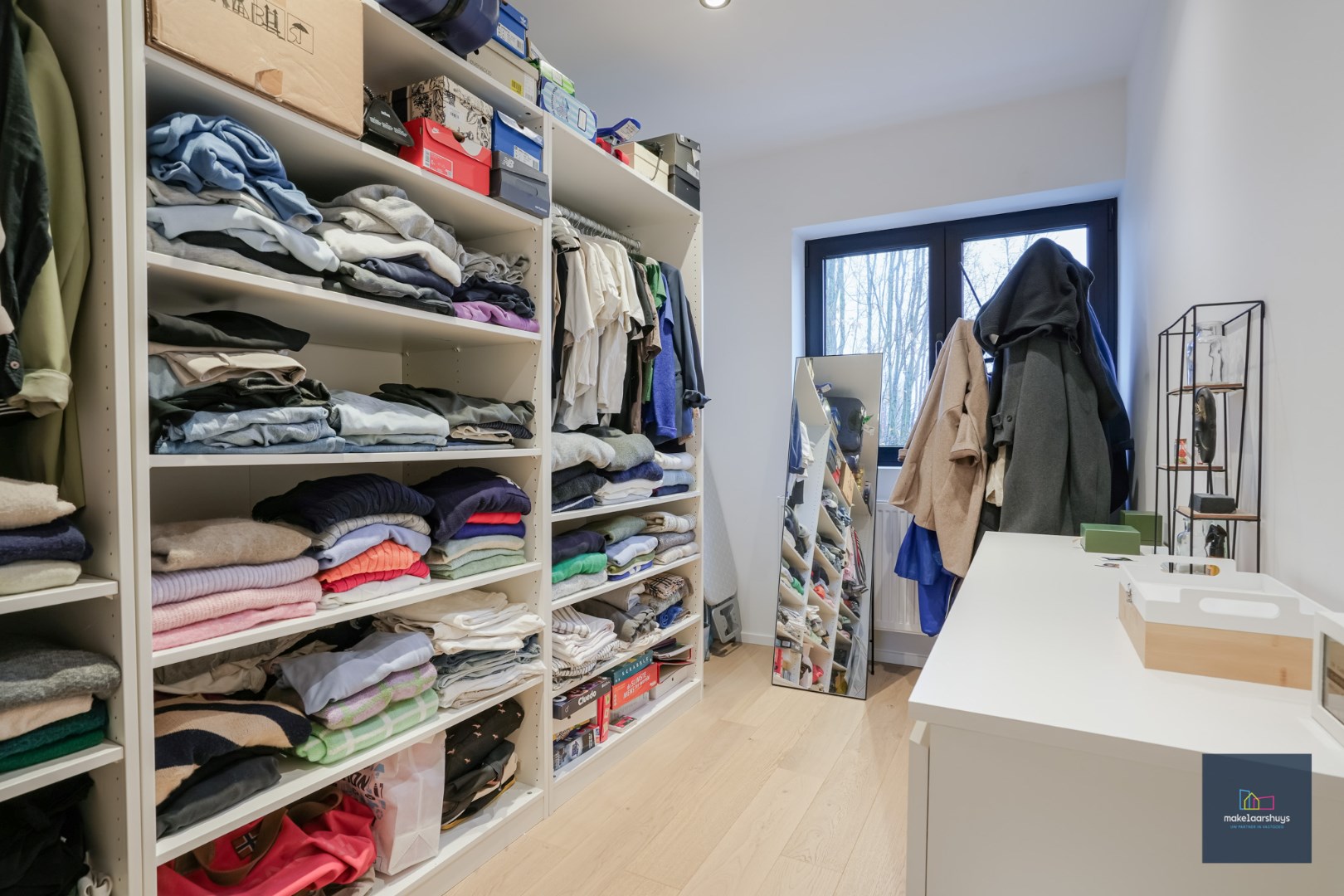 Instapklaar 2 slp. appartement met terras en grote gemeenschappelijke tuin. 