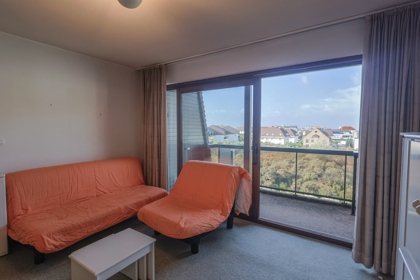 Studio ensoleillé avec vue sur les dunes à distance de marche de la mer à Oostduinkerke 