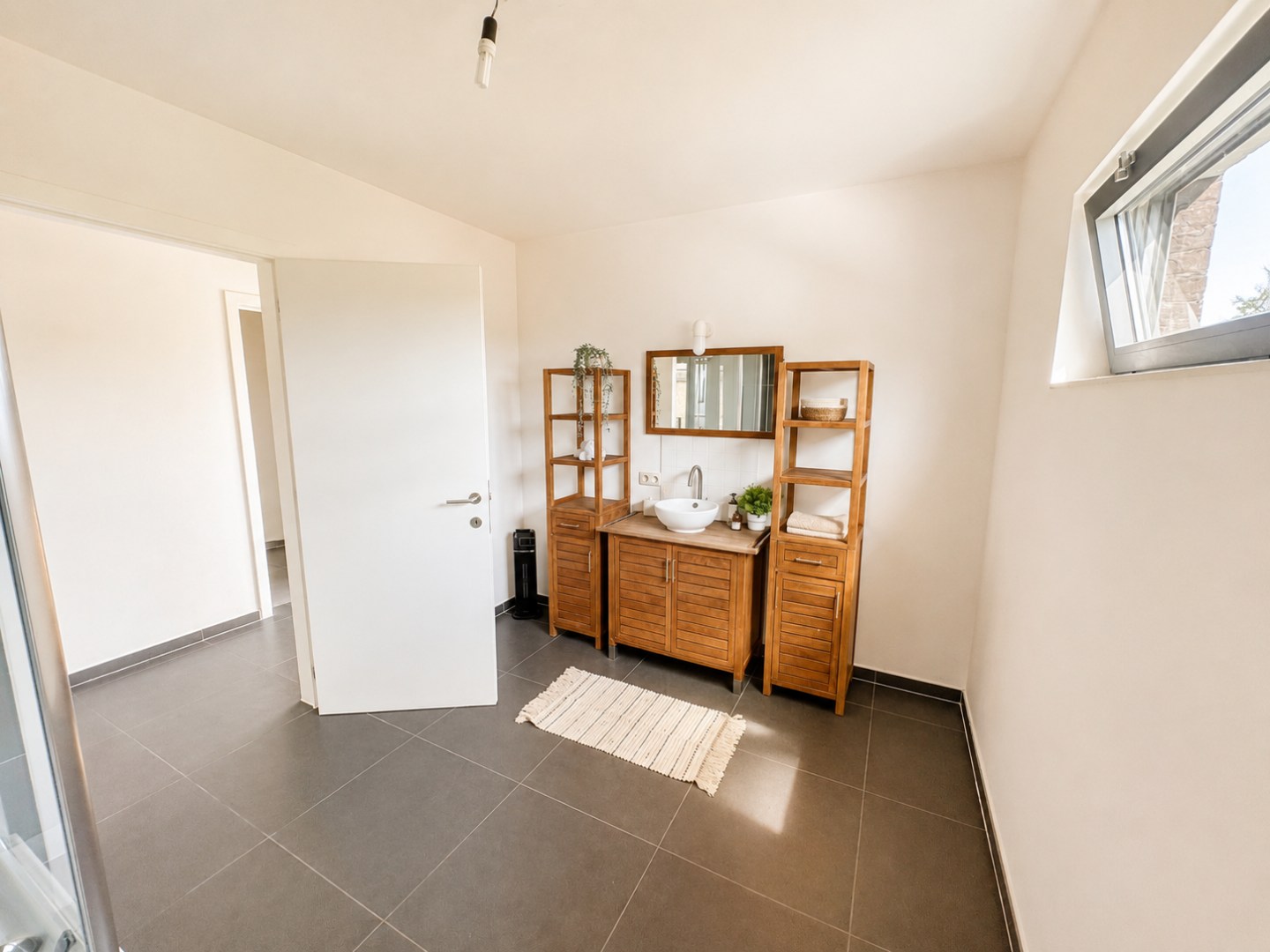 Instapklare gezinswoning met open zicht en mooie tuin, perceel 539 m², Torhout 