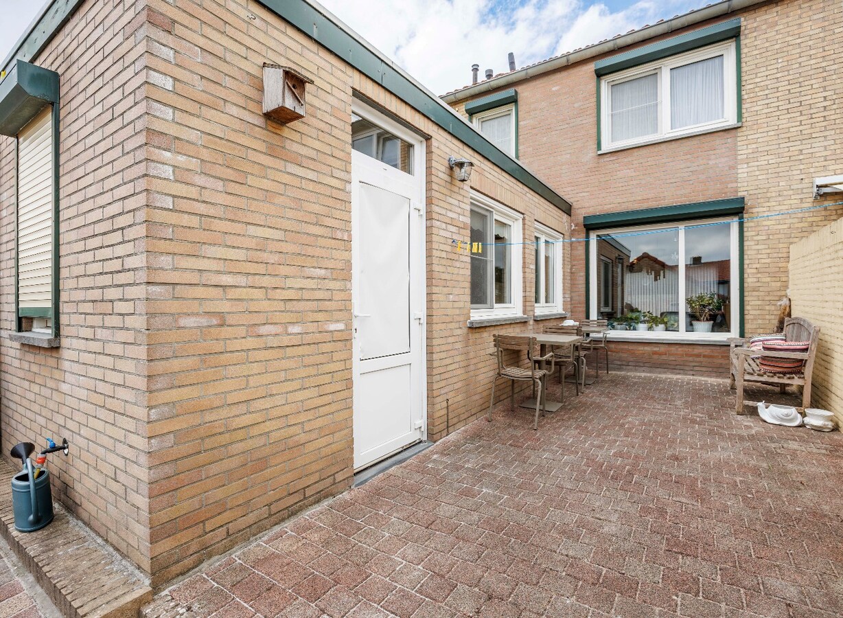 Gezellige rijwoning met garage in het charmante Sluis, op slechts 5 km van Knokke-Heist. 