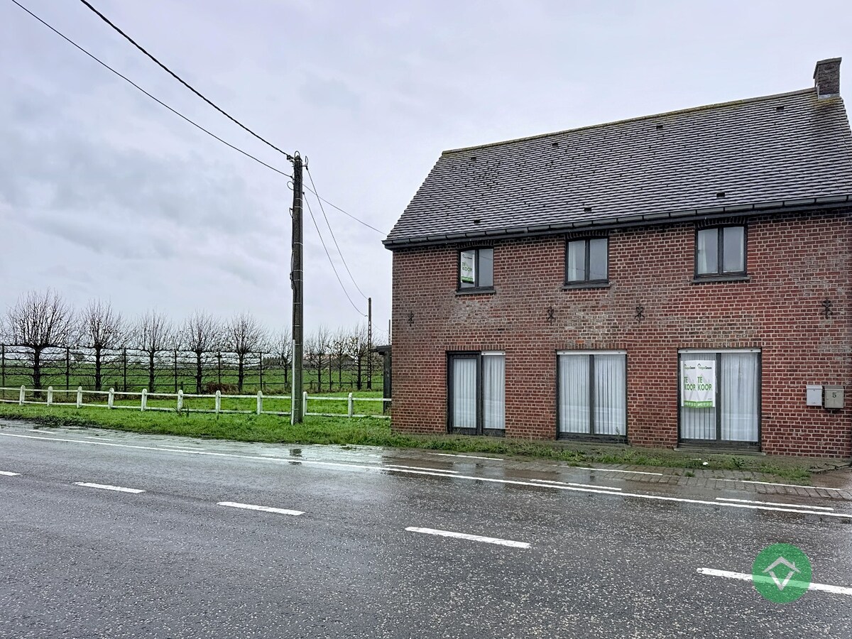 Alleenstaande woning met 4 slaapkamers te Koekelare 