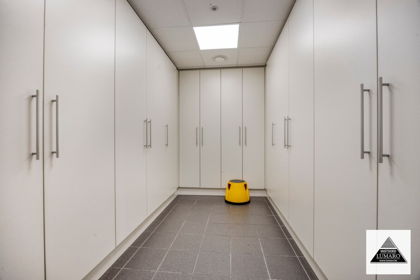 Handelspand in commercieel centrum – overname kranten- en tabakszaak - sigaren 