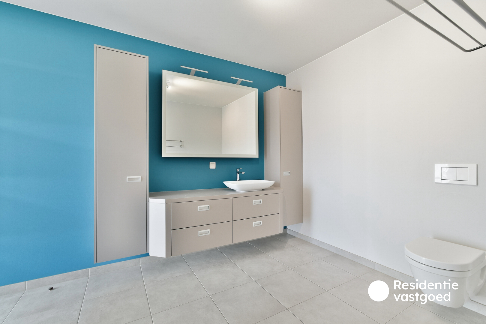 Zeer ruim en modern appartement te huur in Eernegem 