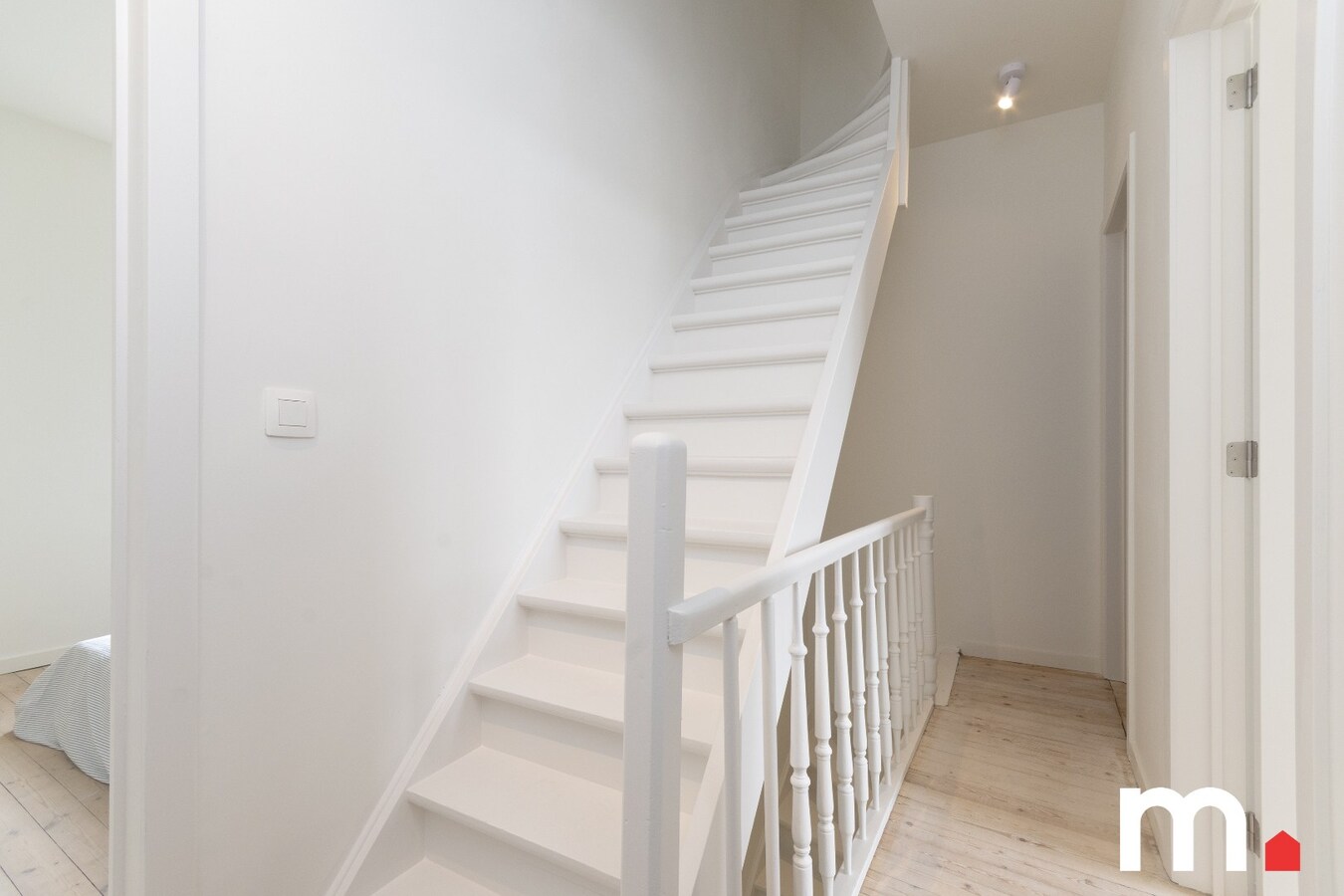 TOPPER op UNIEKE LIGGING in een van de mooiste lanen van Kortrijk EPC B ! MET UITWEG ! 