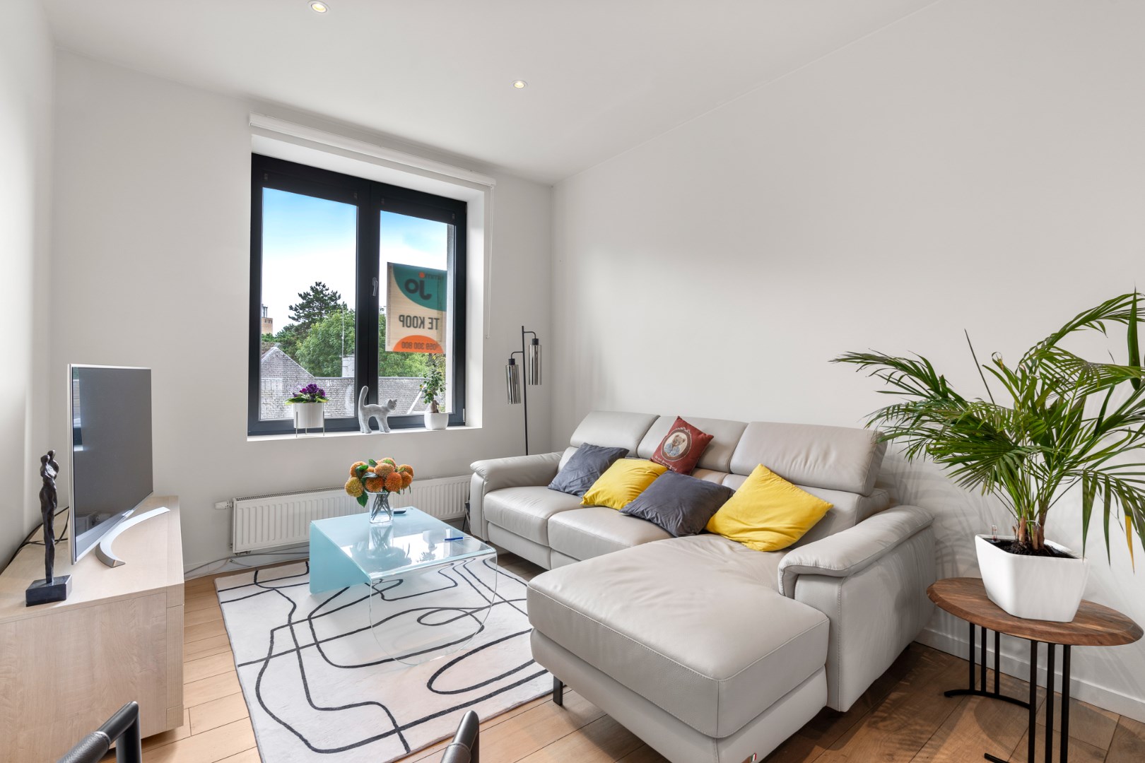 Magnifique appartement de 2 chambres avec terrasse ensoleillée, à proximité du centre. 