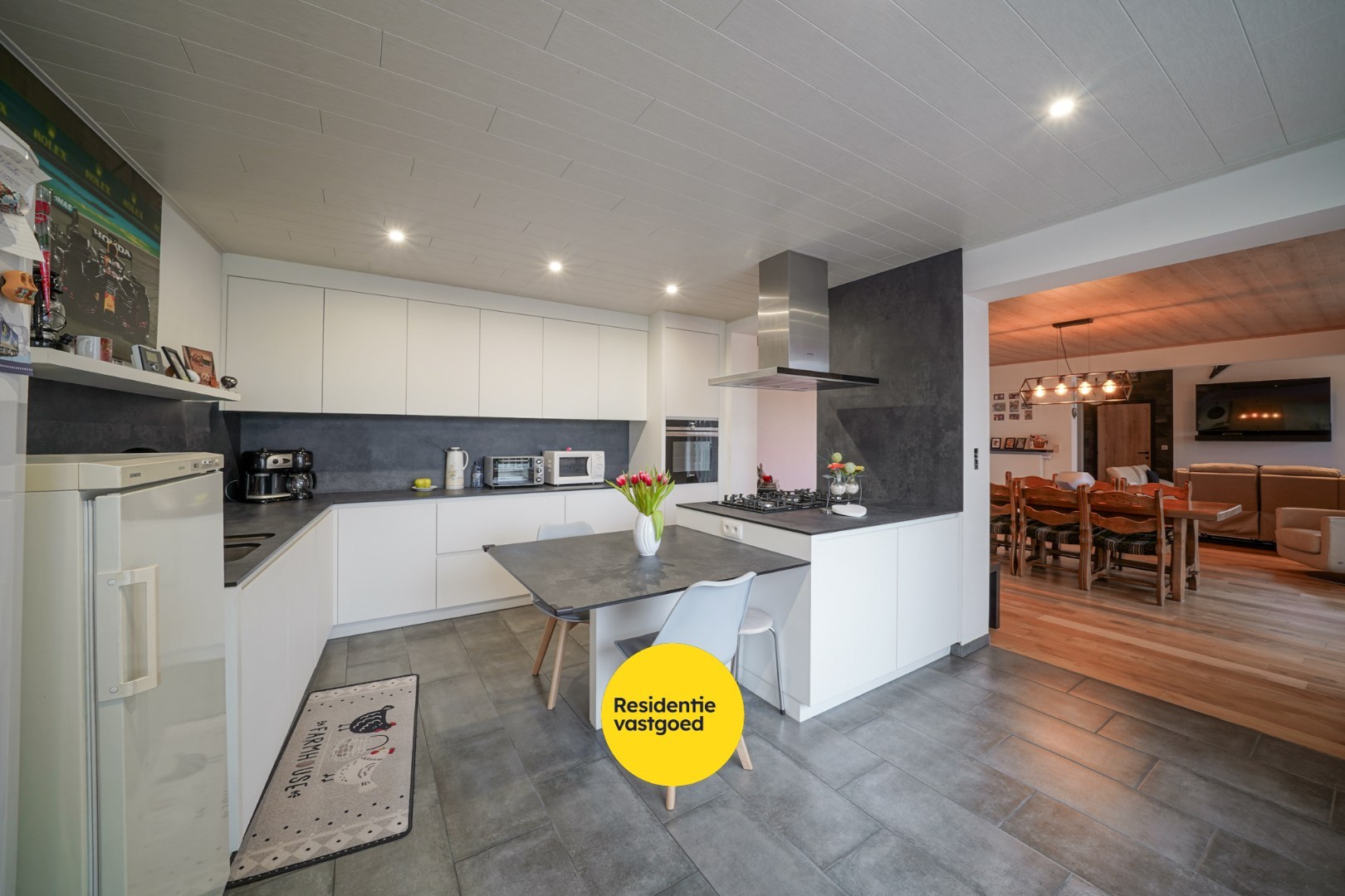 Alleenstaande woning op ruim perceel met vernieuwd woongedeelte en loods (80 m²) 