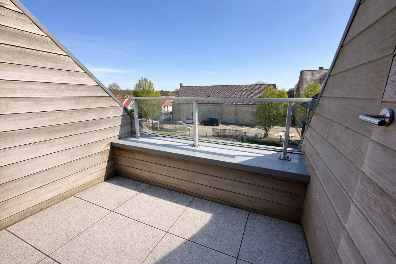 Instapklaar 2-slp appartement met terras én garage, Torhout Wijnendale 