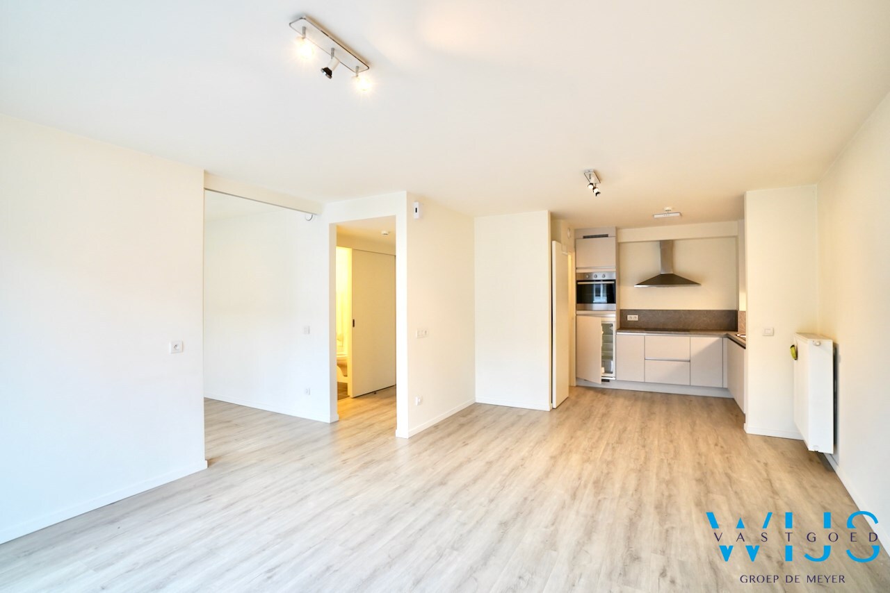 Totaal afgewerkte serviceflat te Lievegem ! 