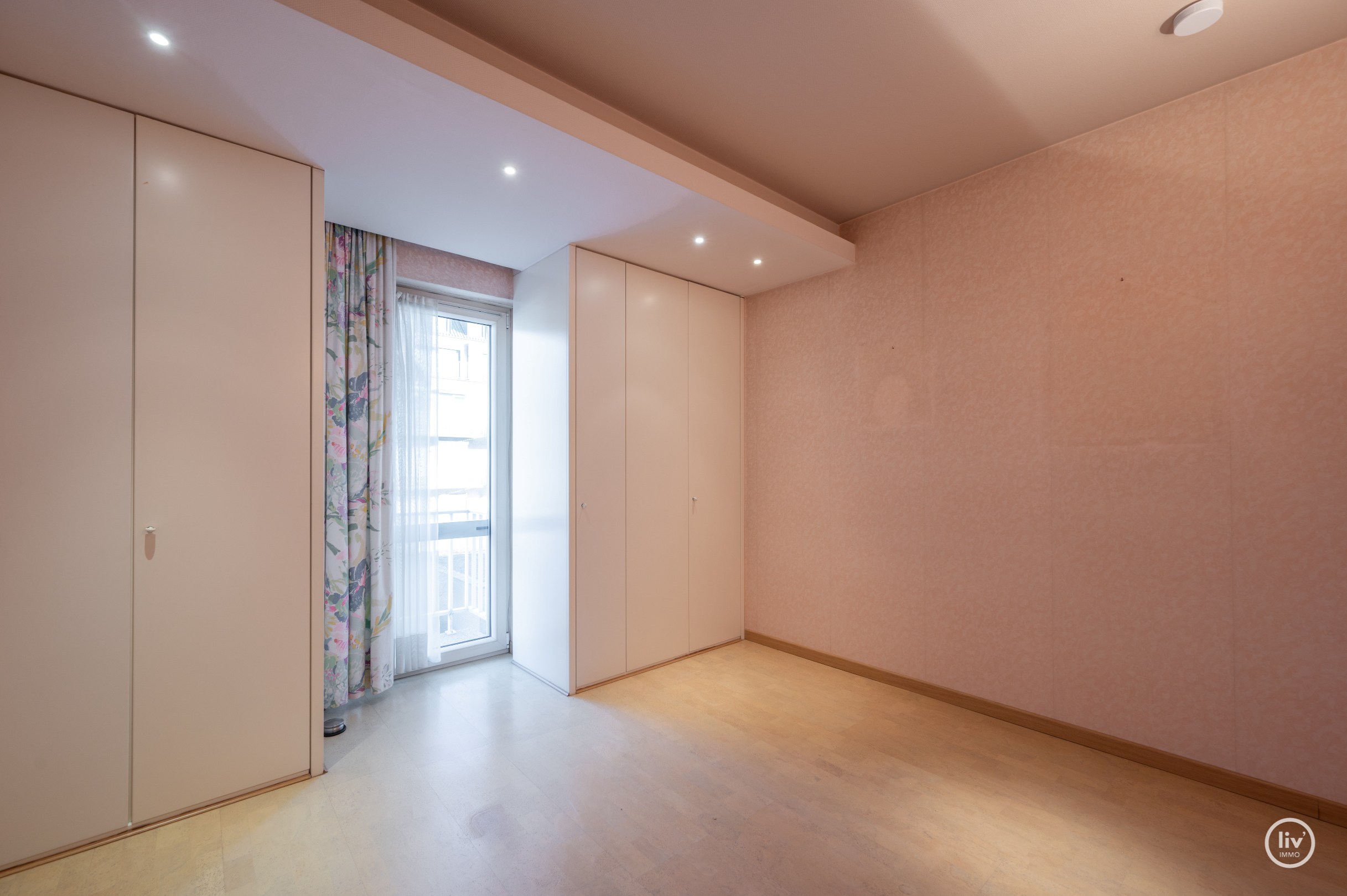 Prachtig appartement Inclusief box en staanplaats met uitzonderlijke gevelbreedte en prachtig open zicht over het zegemeer te Knokke 