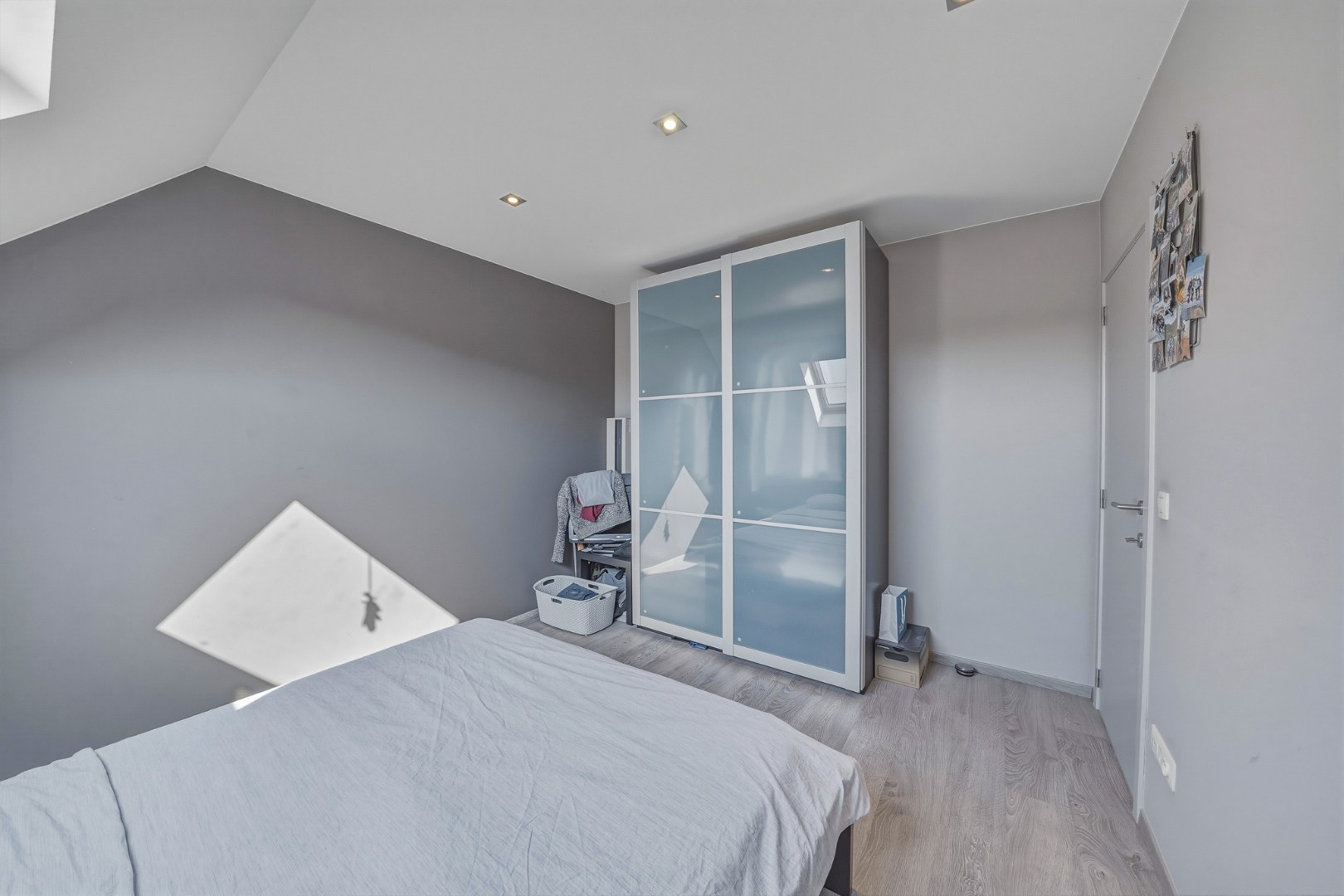 Instapklare recente woning met zeer ruime garage en tuin in Oudenburg 