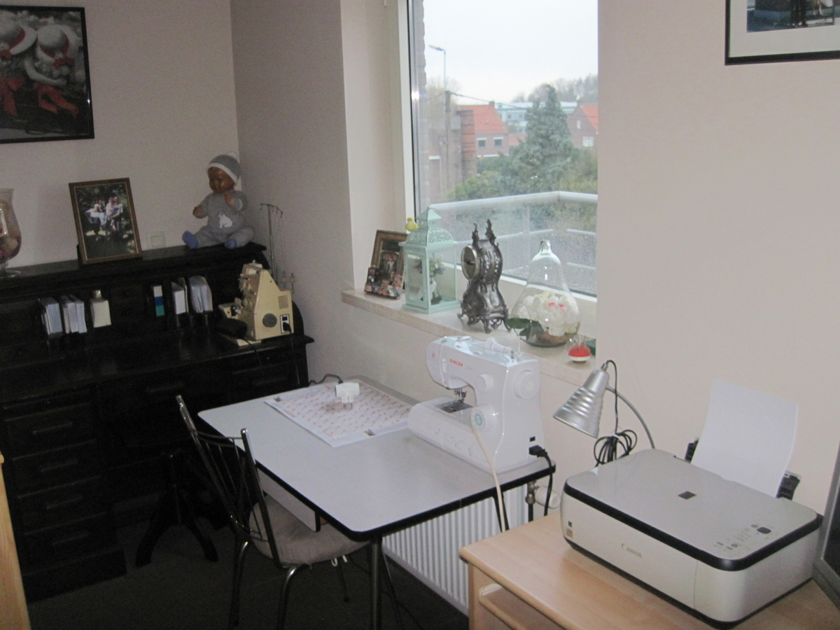 Recent appartement met ruim terras. Geen vaste kosten ! 