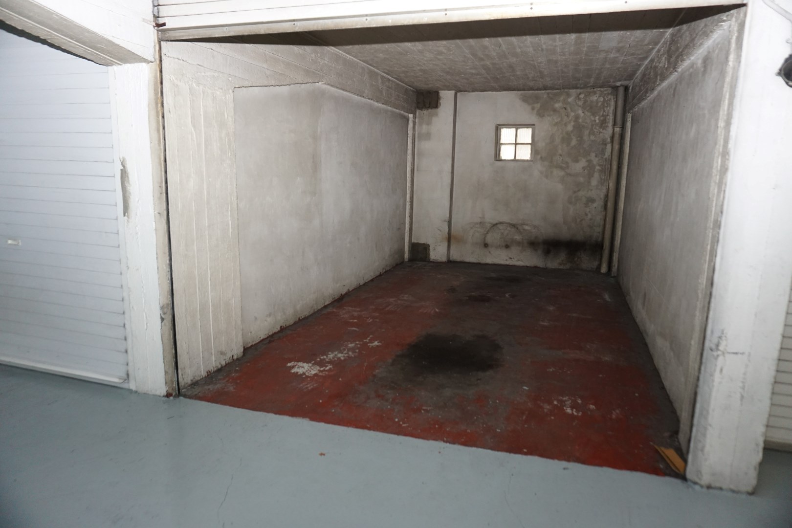 GARAGE BOX  OP TOPLIGGING - CENTRUM OOSTENDE ! 