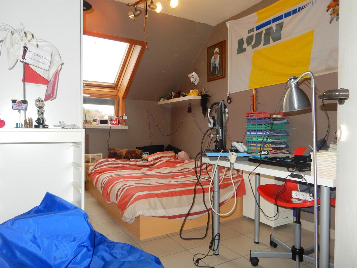 Gezellige rijwoning met tuin en een dubbele garage 