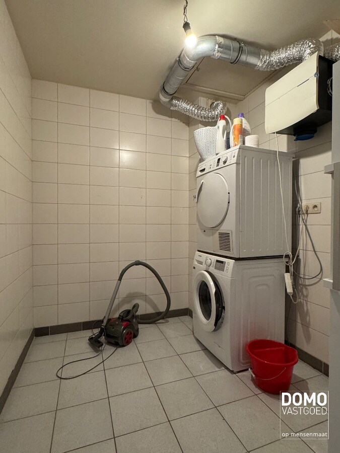 RUIM APPARTEMENT MET 2 SLAAPKAMERS IN HET CENTRUM VAN BERINGEN 