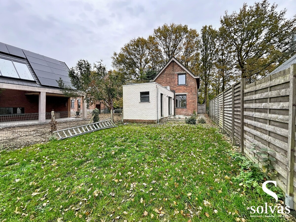 Top gerenoveerde woning met 3 slaapkamers, ruime tuin in prachtige natuur te Aalter EN uiterst energiezuinig. 