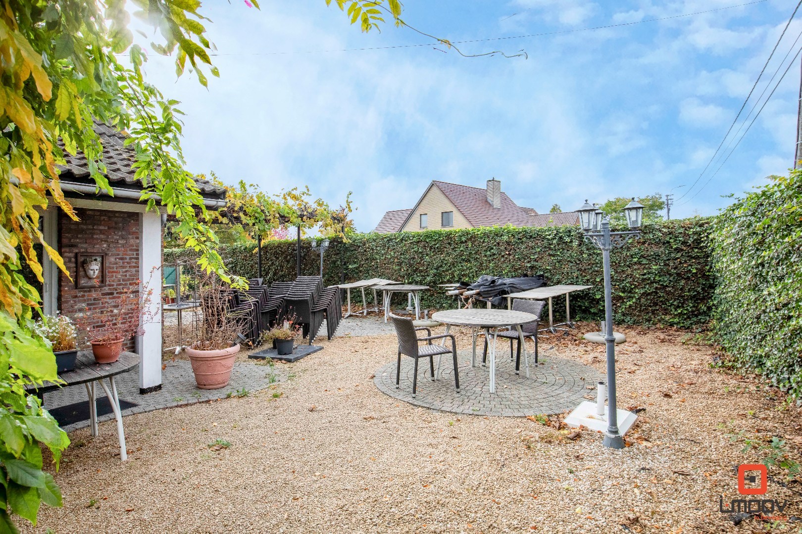 Te koop- Gebruiksklaar restaurant met terras en appartement in hartje Hijfte (Lochristi) 