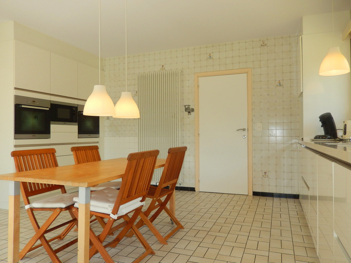 Unieke gemeubelde villa in het bos van Hertsberge 