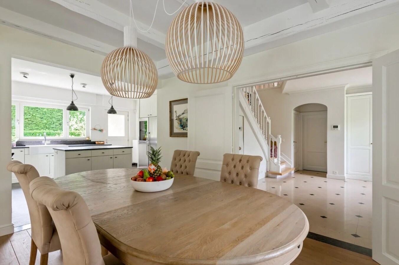 Prachtig gelegen villa met zwembad en poolhouse op een perceel van 1.907 m² in Koningshof te Schoten. 