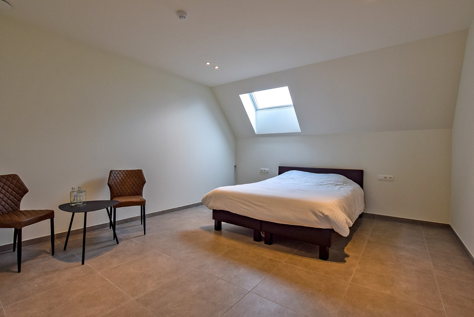 Ruim 2-slaapkamerappartement (129m²) te Leke (Diksmuide). 