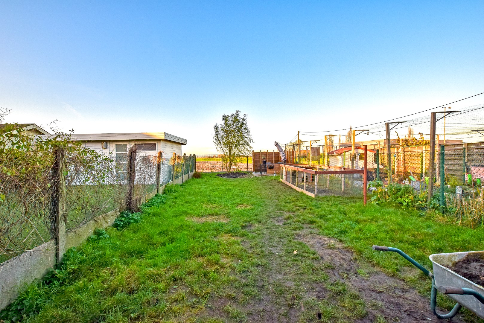 Instapklare woning met zongerichte tuin te Beauvoorde! 