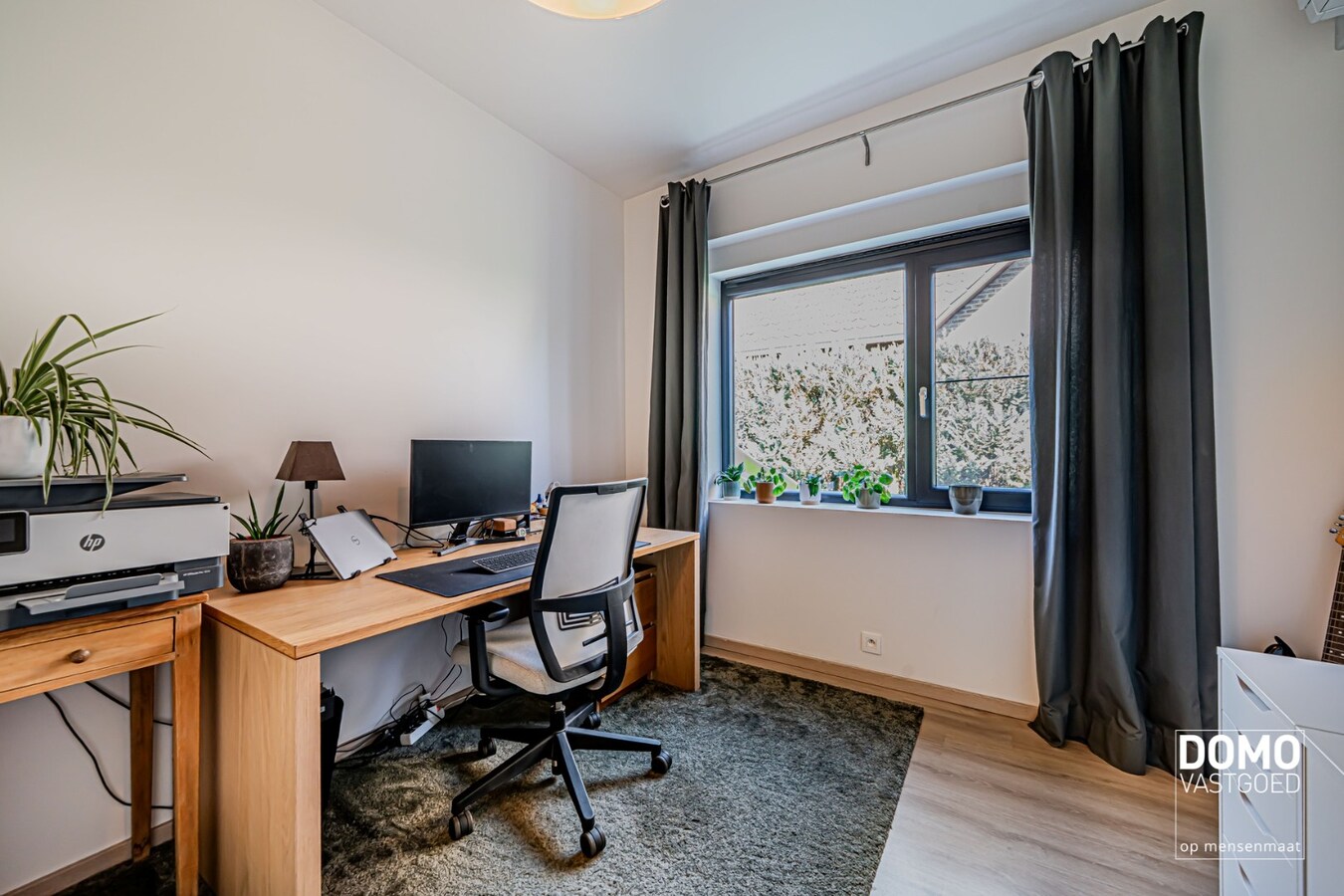 INSTAPKLARE GEZINSWONING MET 3 SLAAPKAMERS, EPC-LABEL A EN ZONNIGE TUIN IN KERMT 