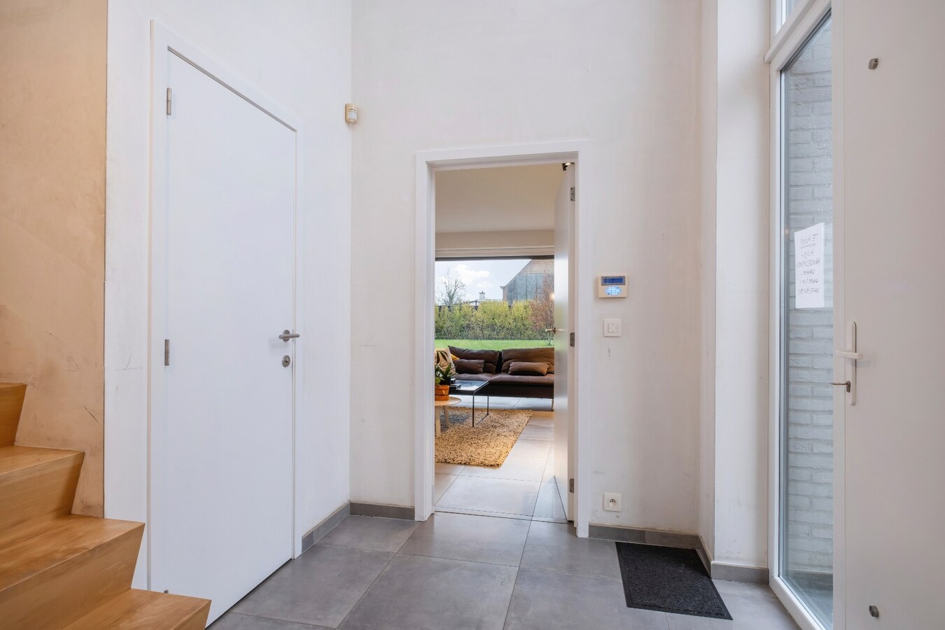 Moderne villa met praktrijkruimte op TOPligging te Heule  ! 