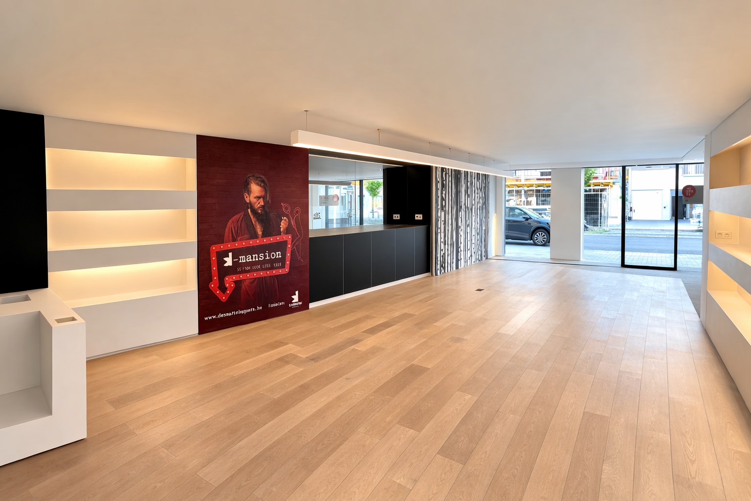 Handelspand: winkel / kantoor, instapklaar, (300 m²), mét parking, Torhout 