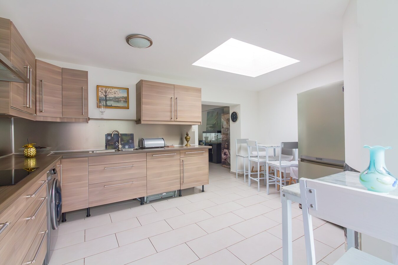 Maison rénovée avec 3 chambres et cour 