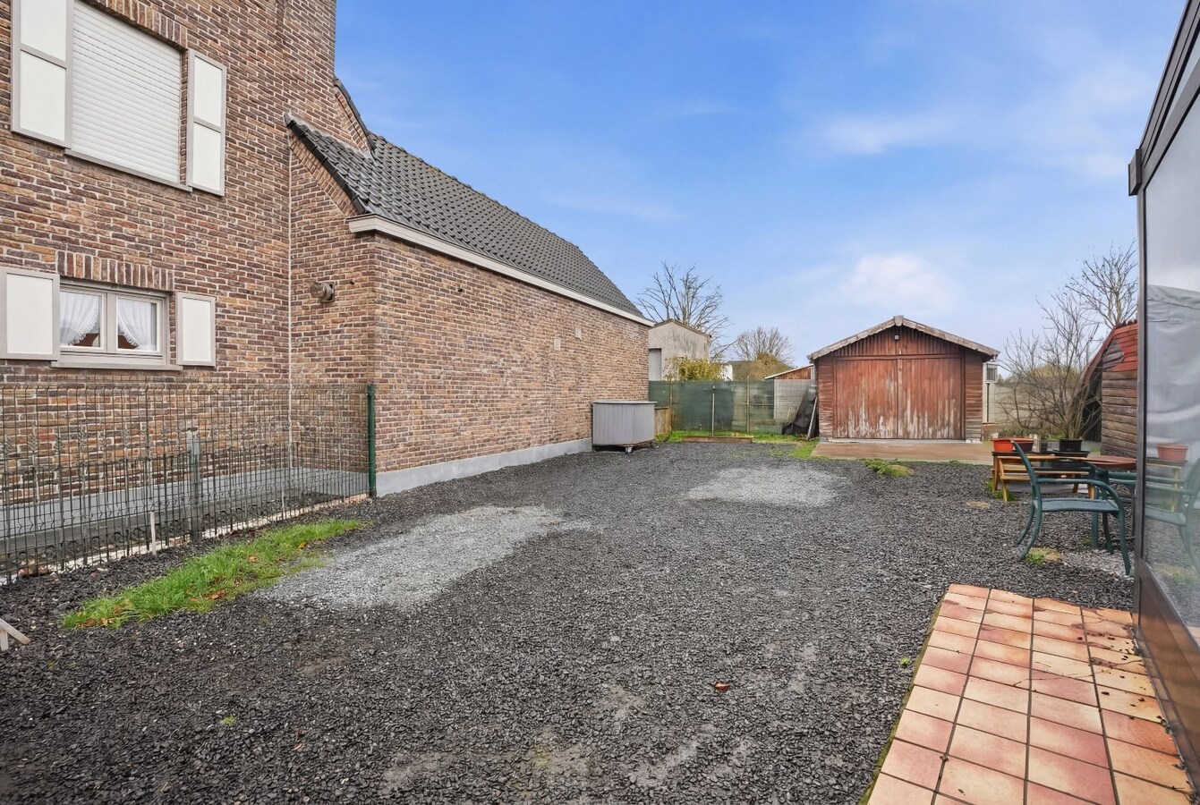 Rustig gelegen, alleenstaande woning op ruim perceel van 2210 m² 