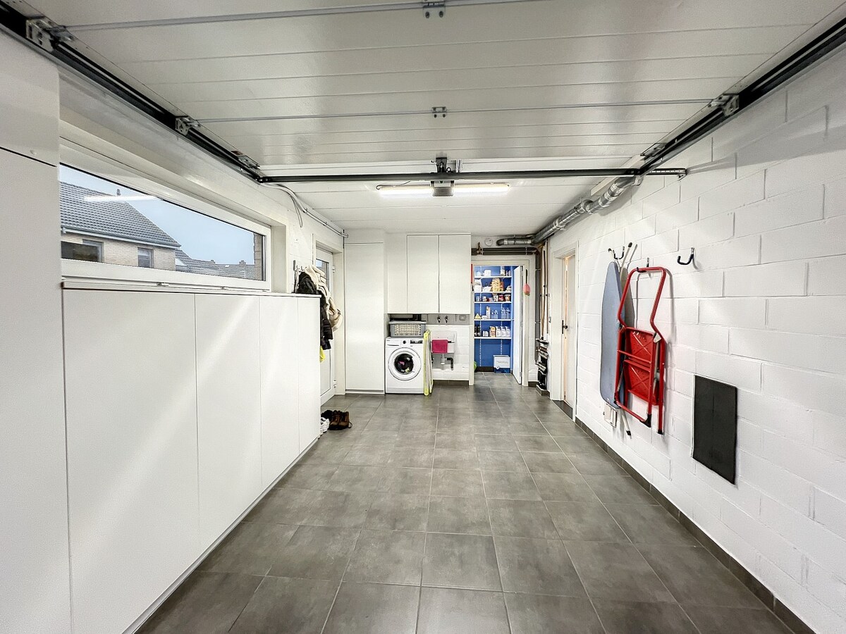 Prachtige instapklare woning met vier slaapkamers in een aangename wijk te Roeselare (Beitem). 