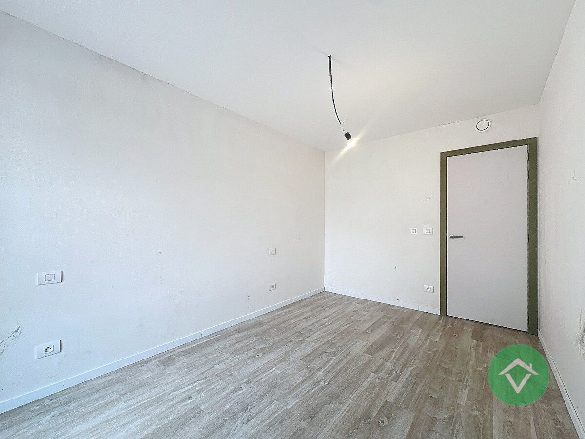 Wonen nabij jachthaven en zee - ruim appartement met terras en drie slaapkamers 