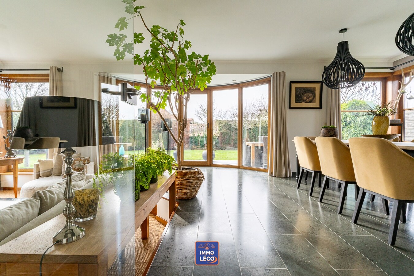 Magnifique villa érigée sur 762m², dans un clos prisé – Coup de cœur ! 