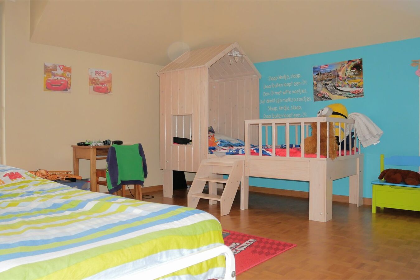 Tijdloze woning op 1254 m² in residentiële wijk 