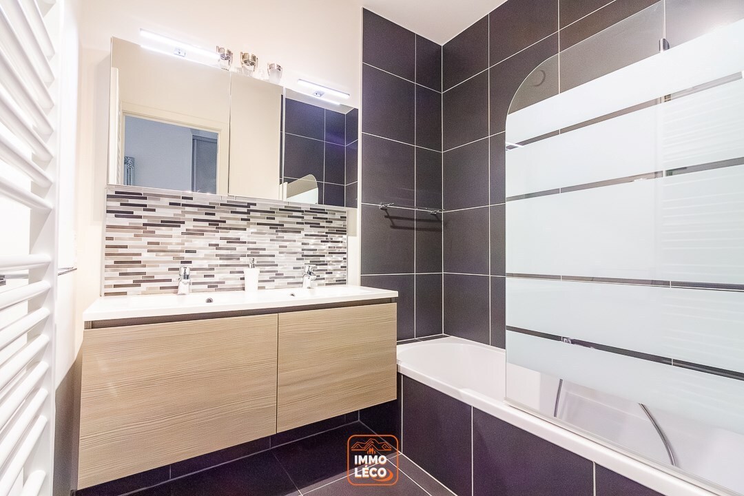 Appartement moderne avec terrasse et parking privé, en face du parc de Mouscron ! 
