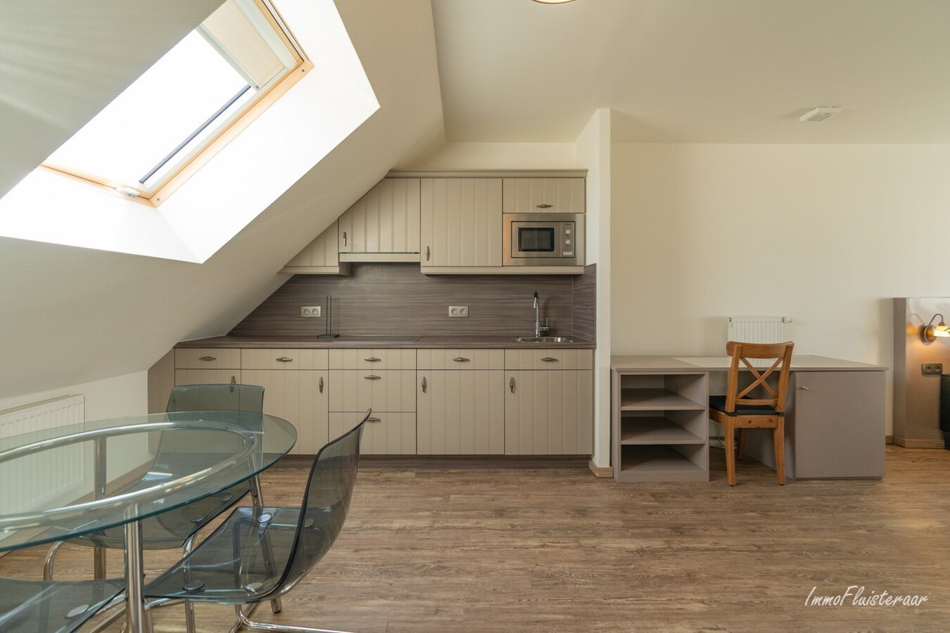 Charming farmhouse with b&amp;b/holiday home and horse stables on approximately 67 acres in Kinrooi. 