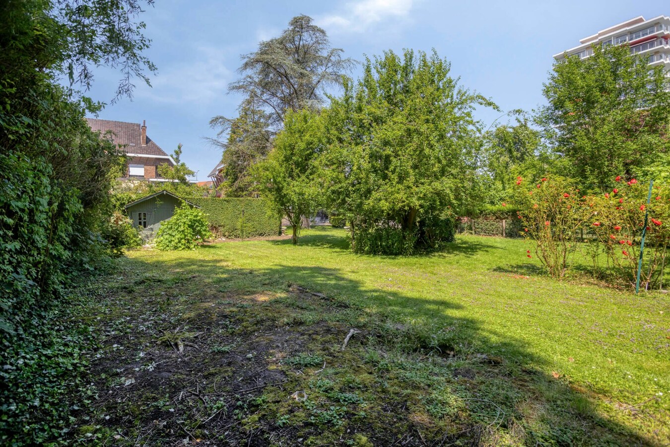 Karaktervolle halfopen villa met prachtige tuin op toplocatie in Tienen 